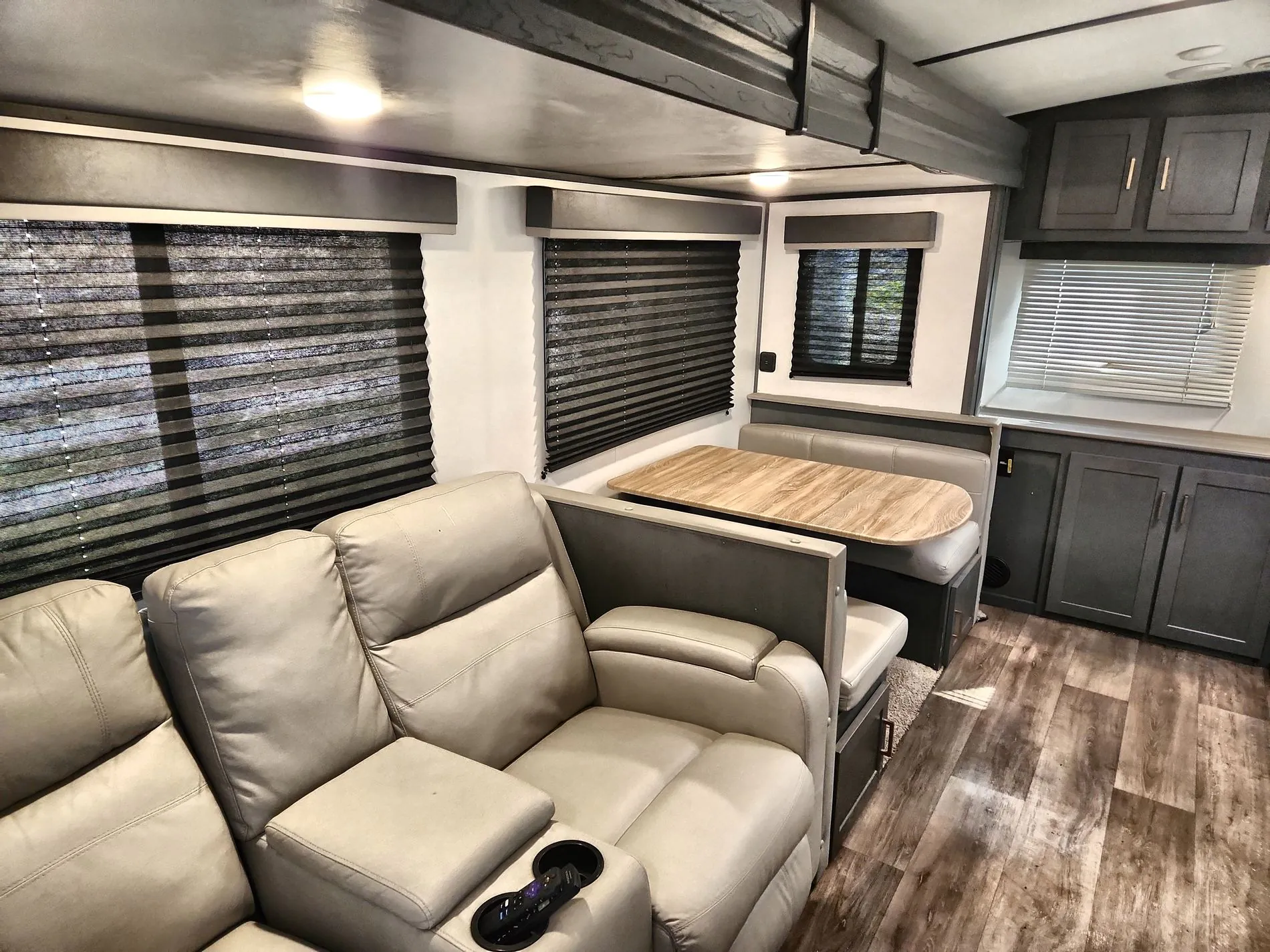 2022 Keystone Bullet 258RKSWE - Photo 3