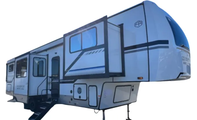 Forest River Cherokee Arctic Wolf 3750SUITE exterior