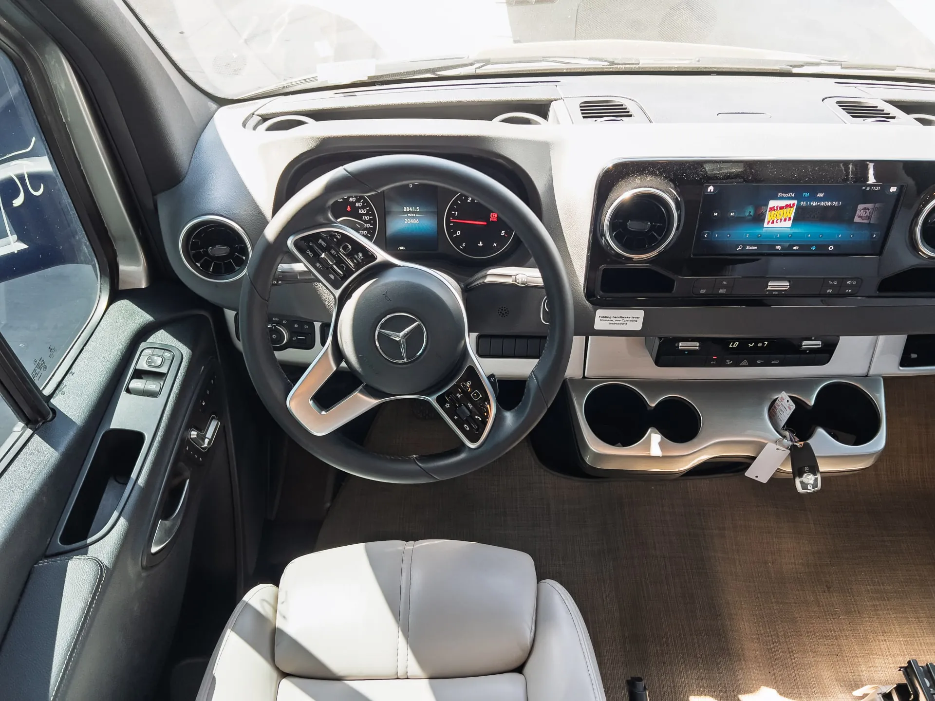 2022 Thor Motor Coach Tiburon 24FB - Photo 4