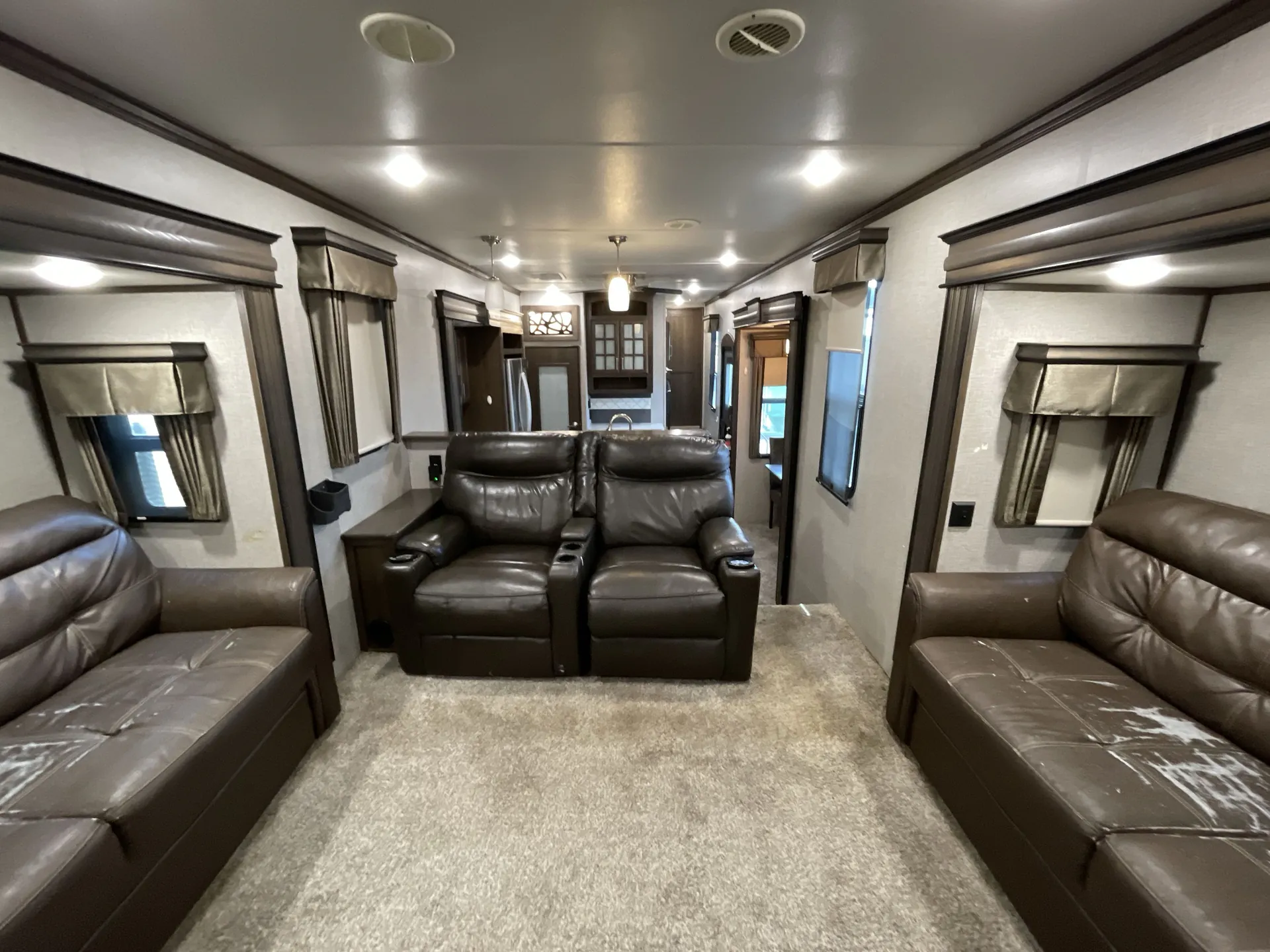 2019 Keystone Alpine 3851RD — living area main