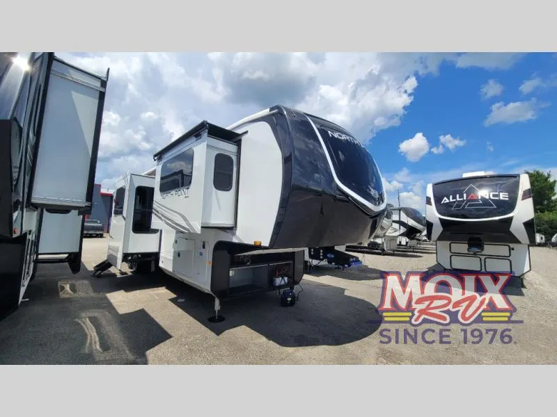 2025 Jayco North Point 382FLRB - Photo 2