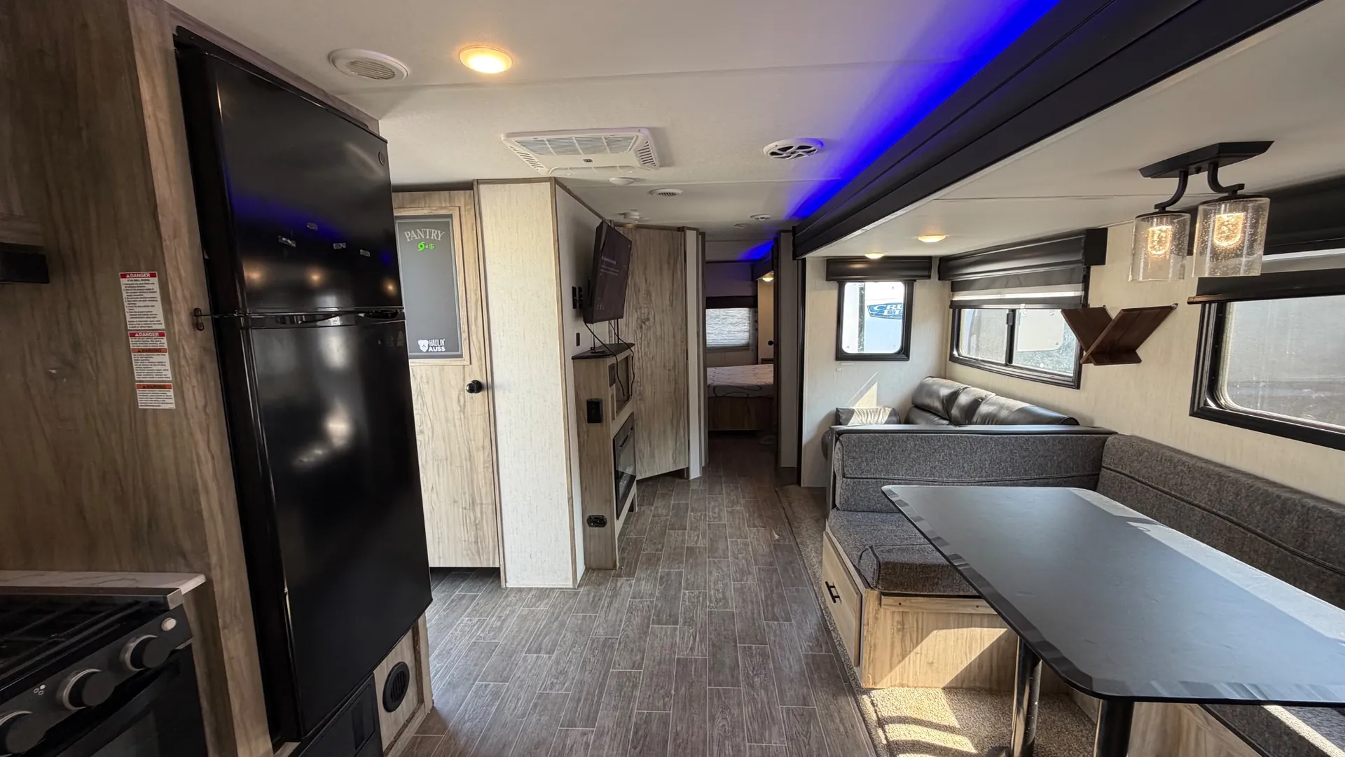 2022 Forest River Cherokee Alpha Wolf 28FK-L - Photo 3