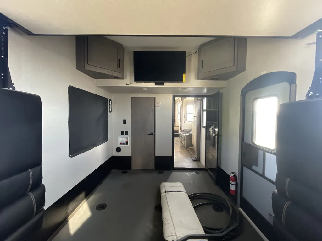 2021 Keystone Raptor 413, Photos photo 39