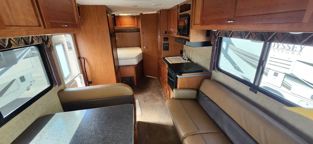 2016 Winnebago Minnie Winnie 25B - Photo 4
