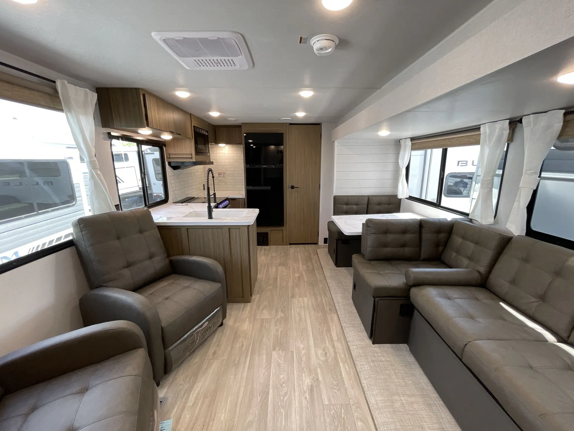 2027 Forest River Salem 27RK — living area main