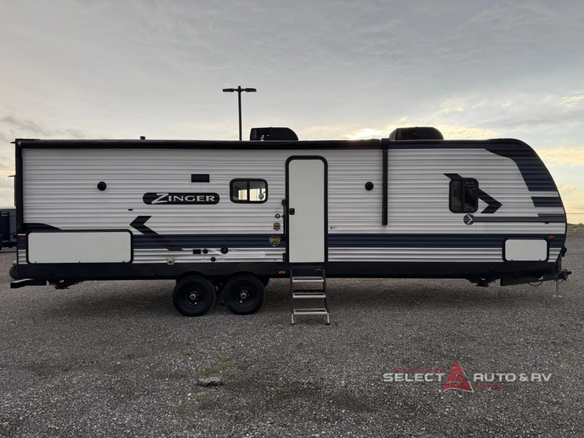 2022 CrossRoads Zinger 299RE - Photo 2