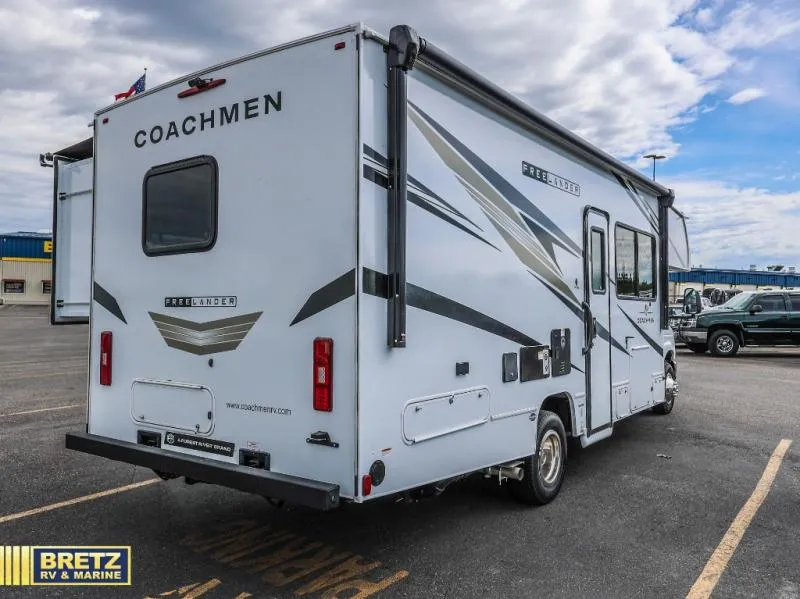 2026 Coachmen Freelander 26DS - Photo 4