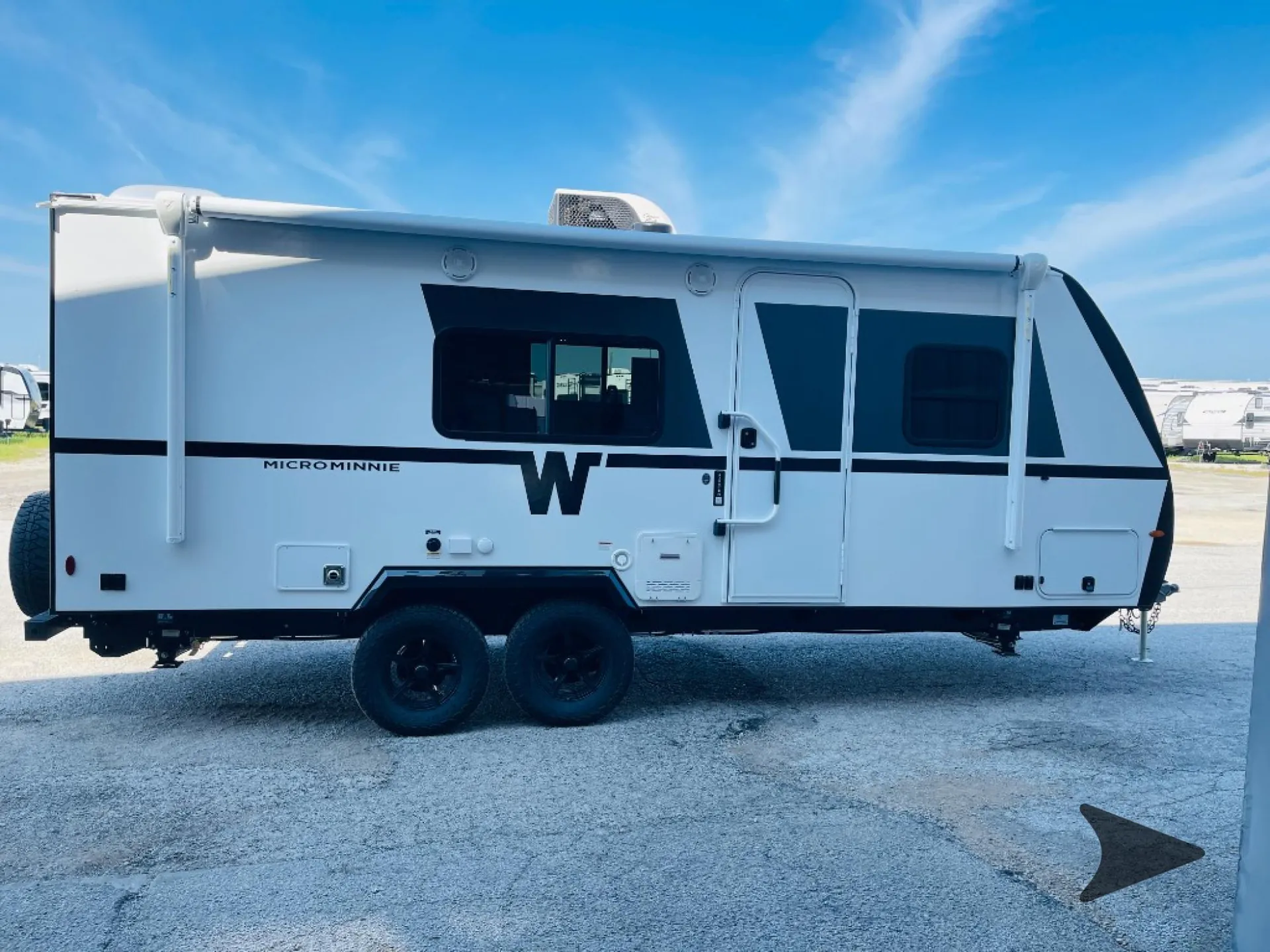2027 Winnebago Micro Minnie 2200TBH - Photo 3