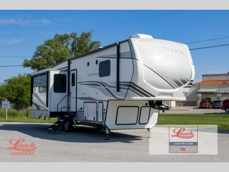 2022 Keystone Montana 3121RL - Photo 2