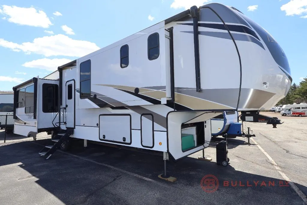 2022 Alliance RV Paradigm 370FB - Photo 2