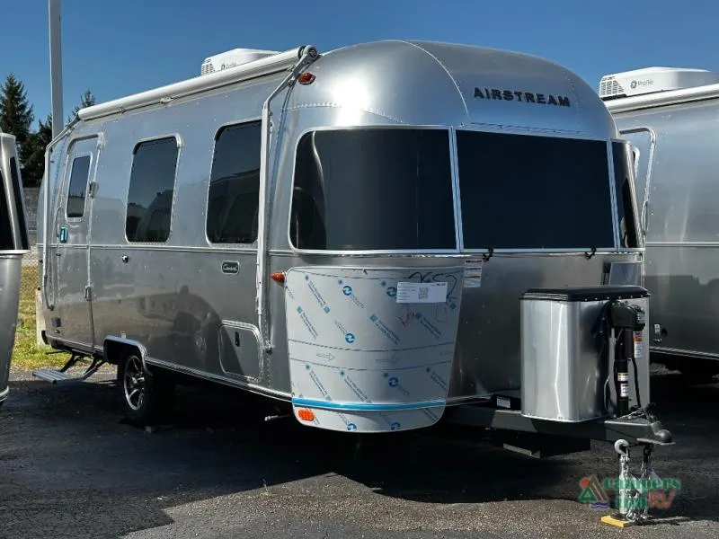 2026 Airstream Caravel 22FB - Photo 2