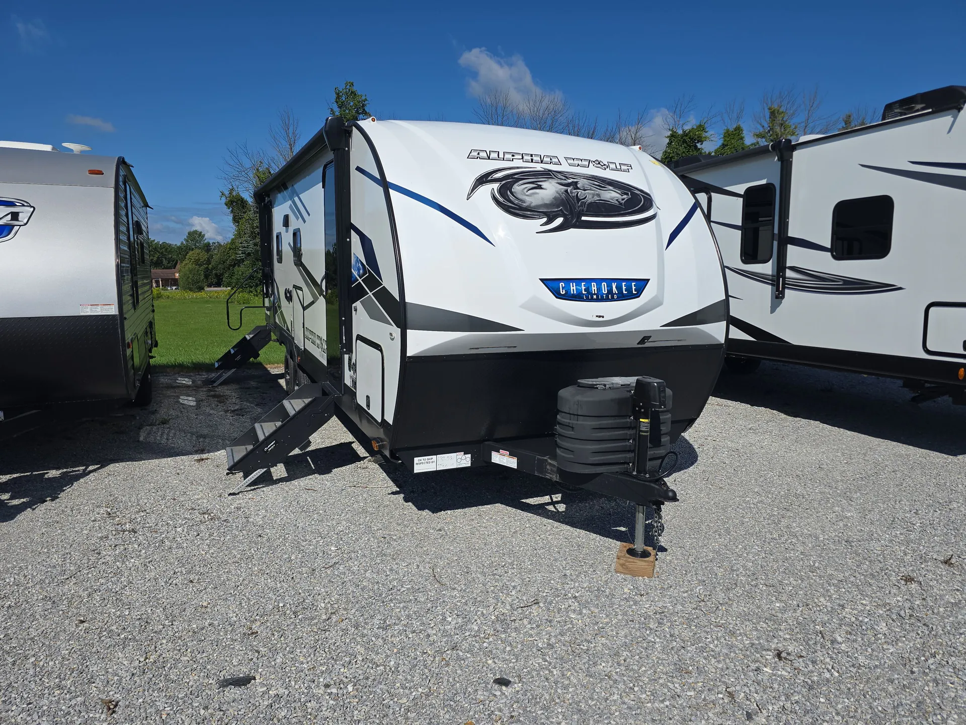2024 Forest River Cherokee Alpha Wolf 2500RL-L - Photo 2