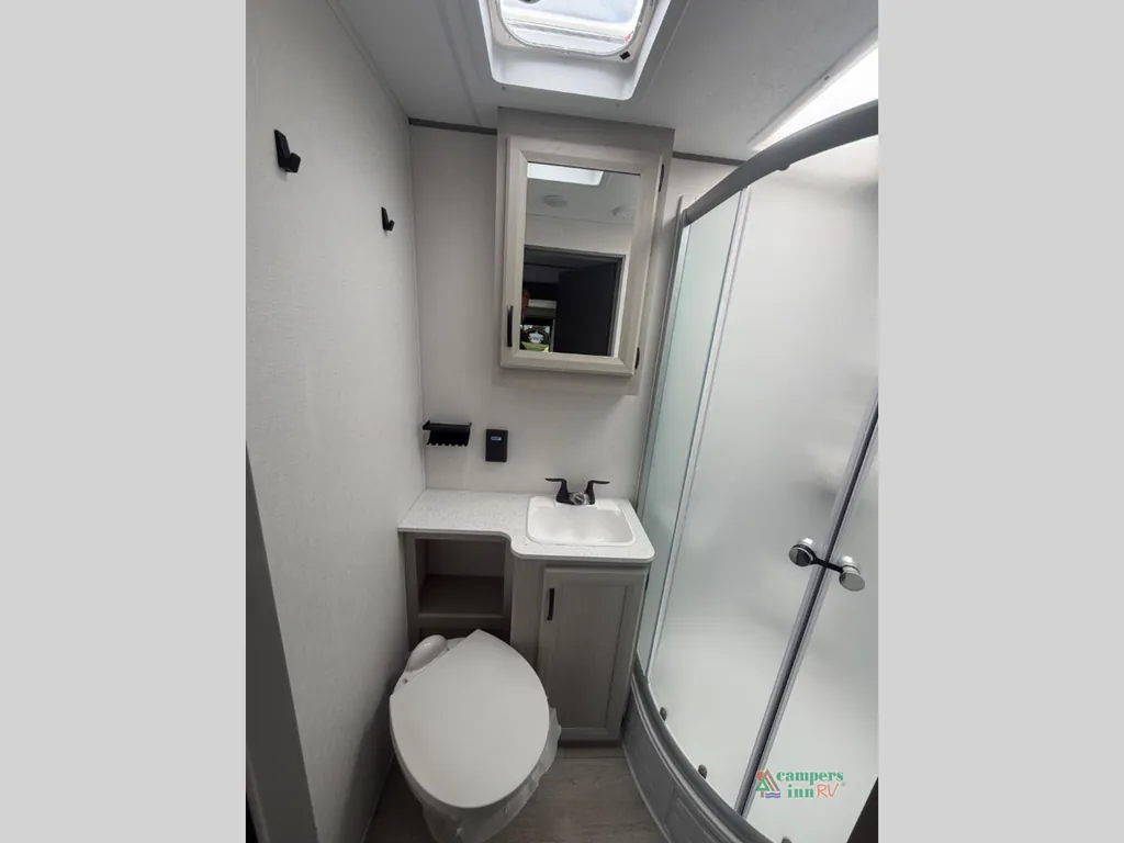 2027 Coachmen Catalina Legacy Edition 333DBDSCK, Photos photo 30