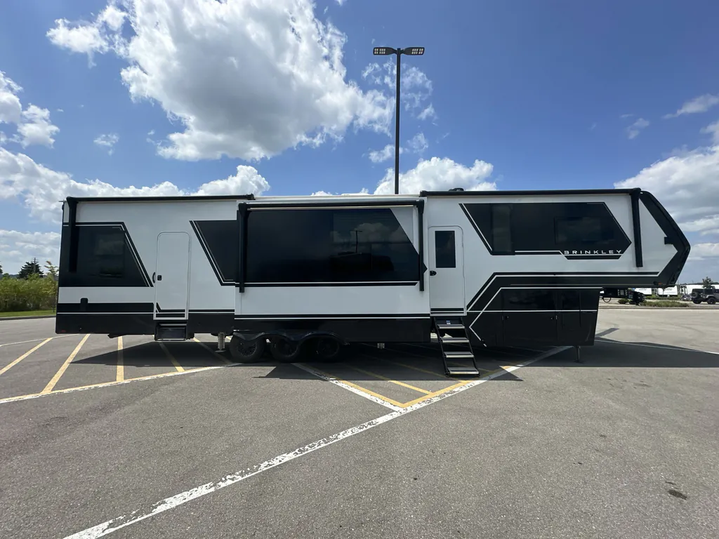 2025 Brinkley Model G 3950, Photos photo 5