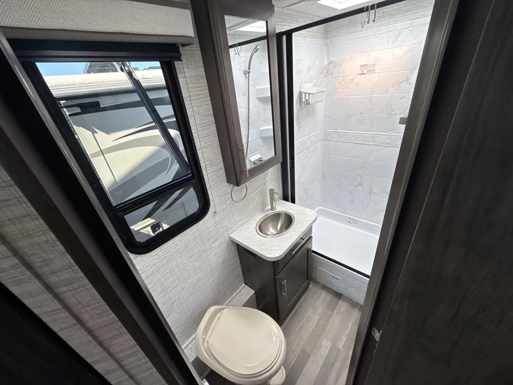 2025 Entegra Coach Vision 27A, Photos photo 23
