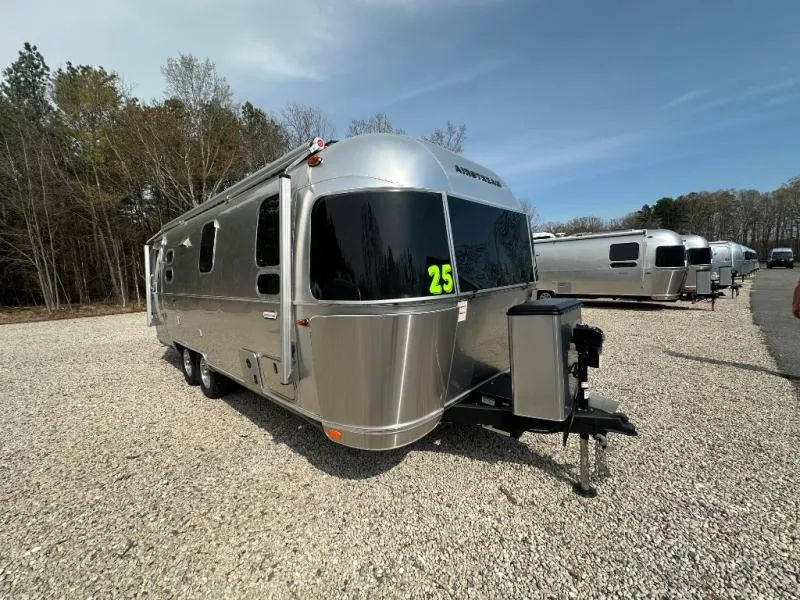 2026 Airstream International 25FB - Photo 3