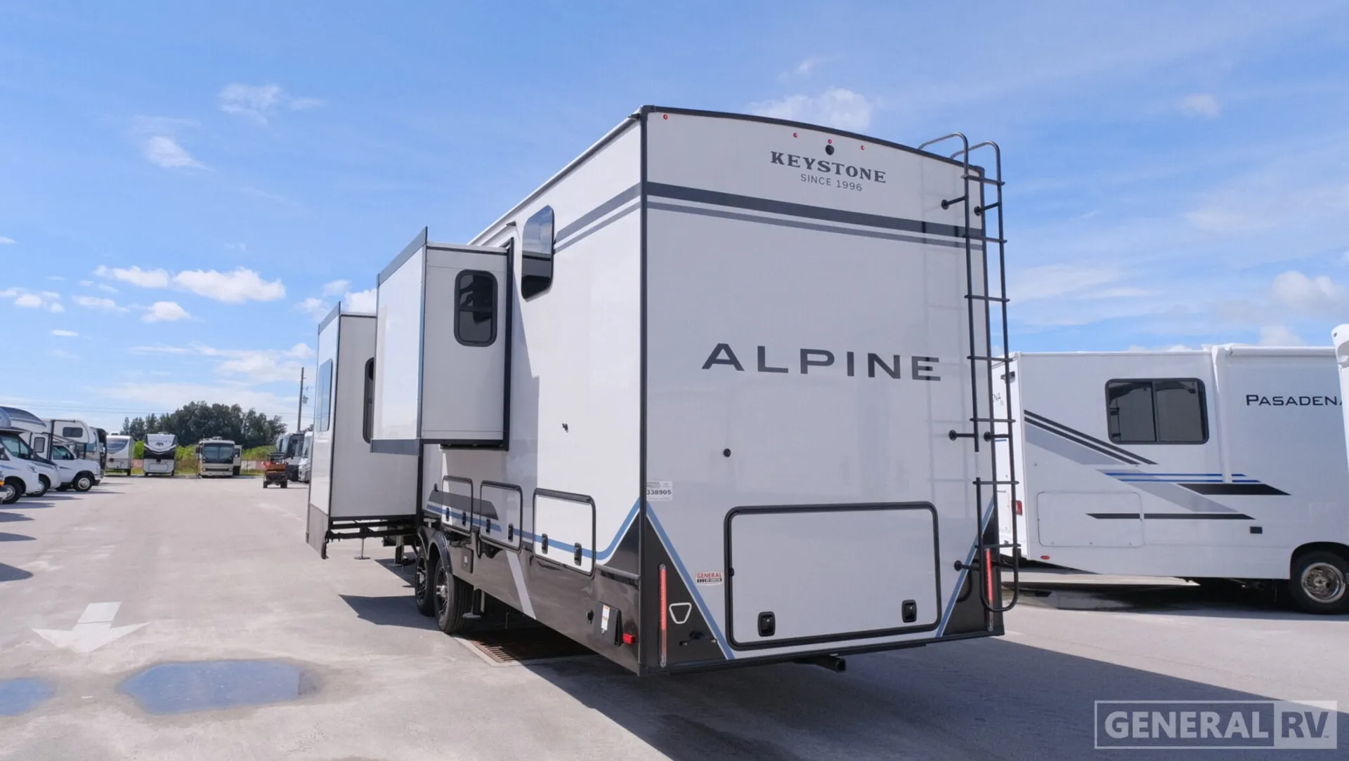 2026 Keystone Alpine 3820FK - Photo 4