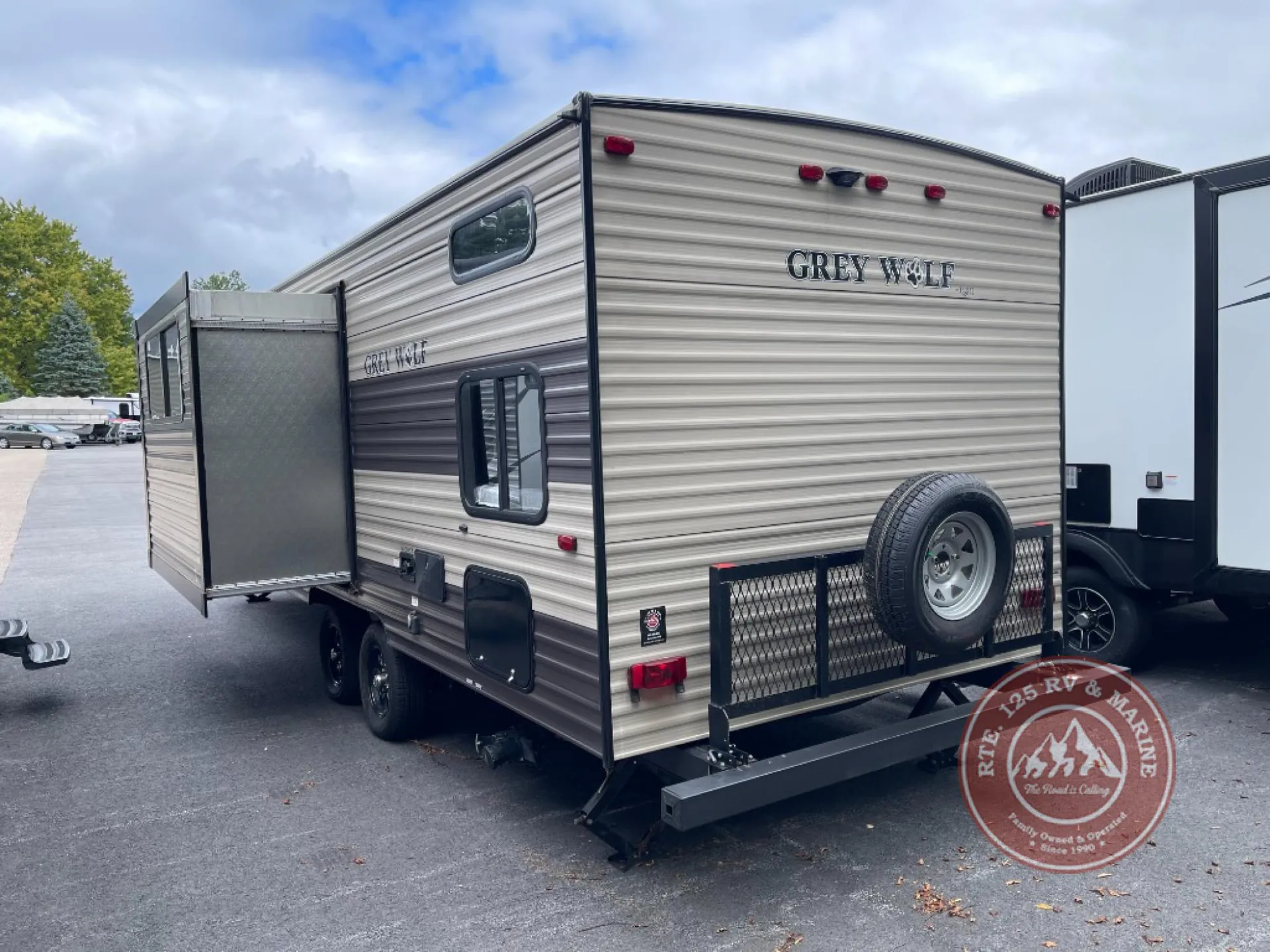 2017 Forest River Cherokee Grey Wolf 23DBH - Photo 4
