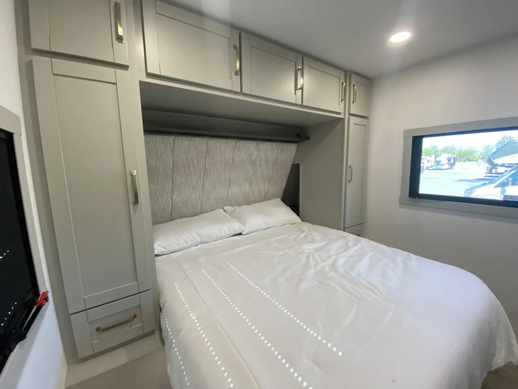 2026 Brinkley Model Z 297, Photos photo 32
