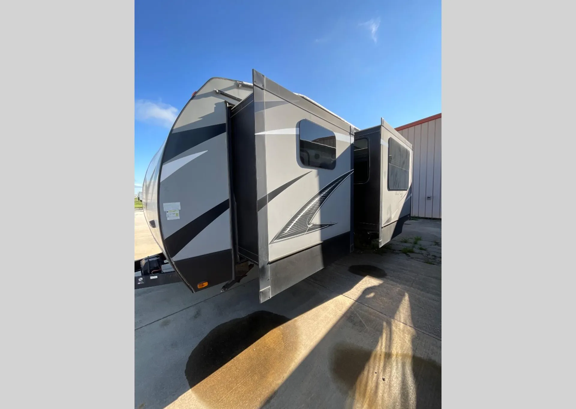 2018 Keystone Impact 29V - Photo 4