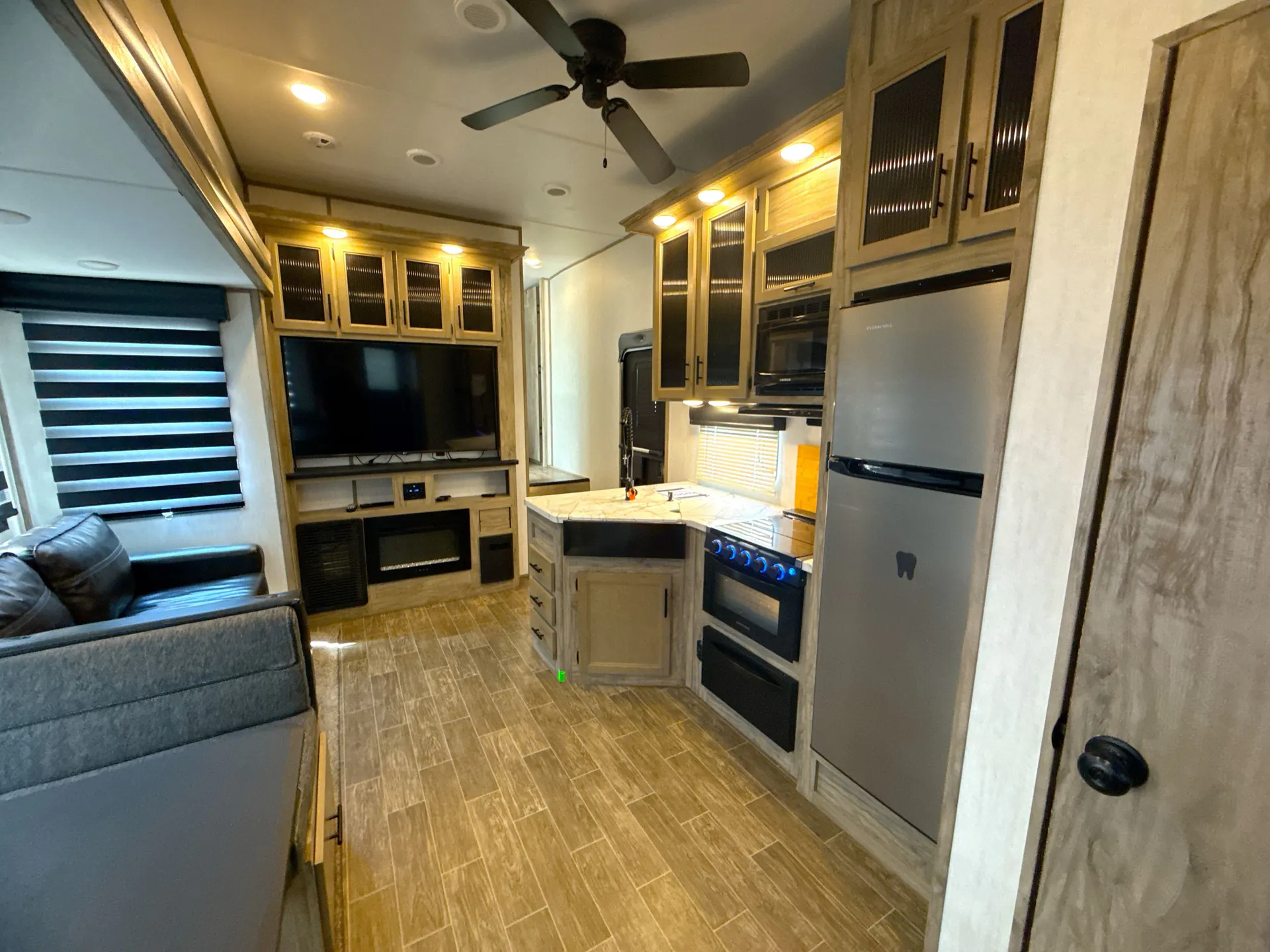 2021 Forest River Cherokee Arctic Wolf 321BH — living area main