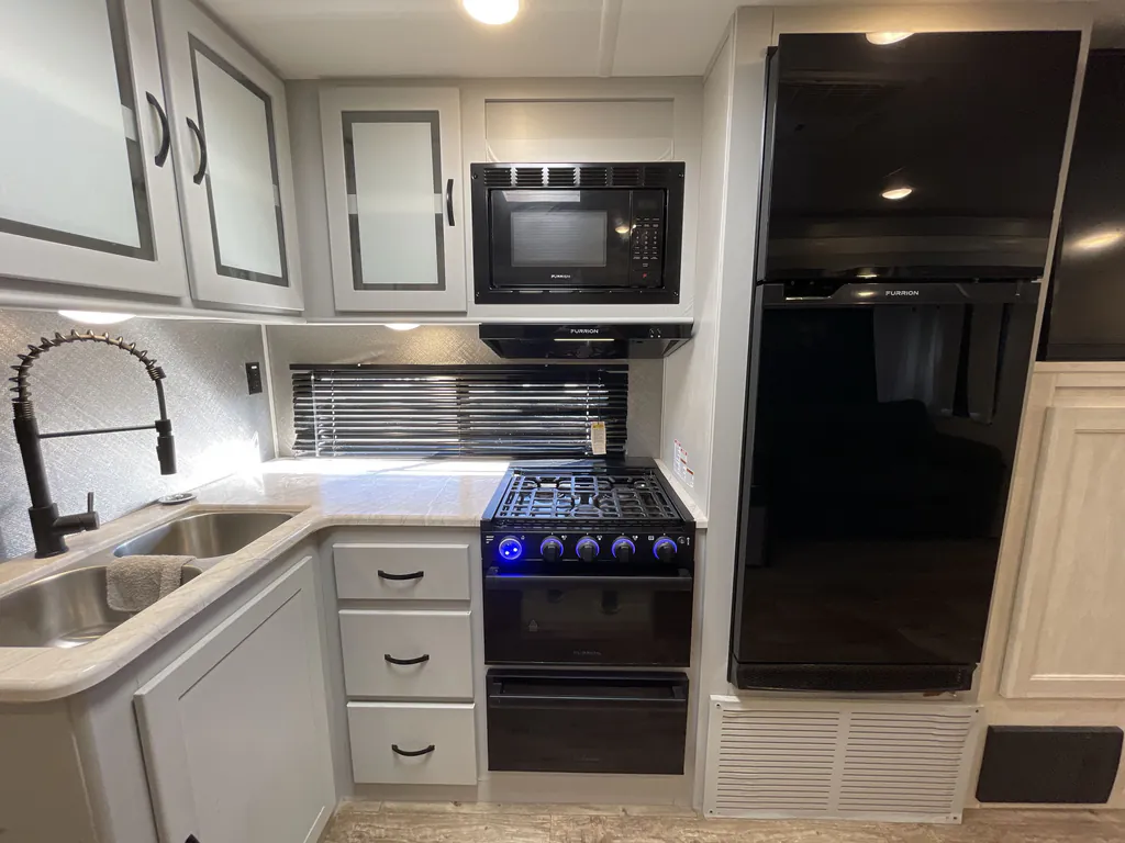 2022 Forest River Vibe 28BH, Photos photo 9