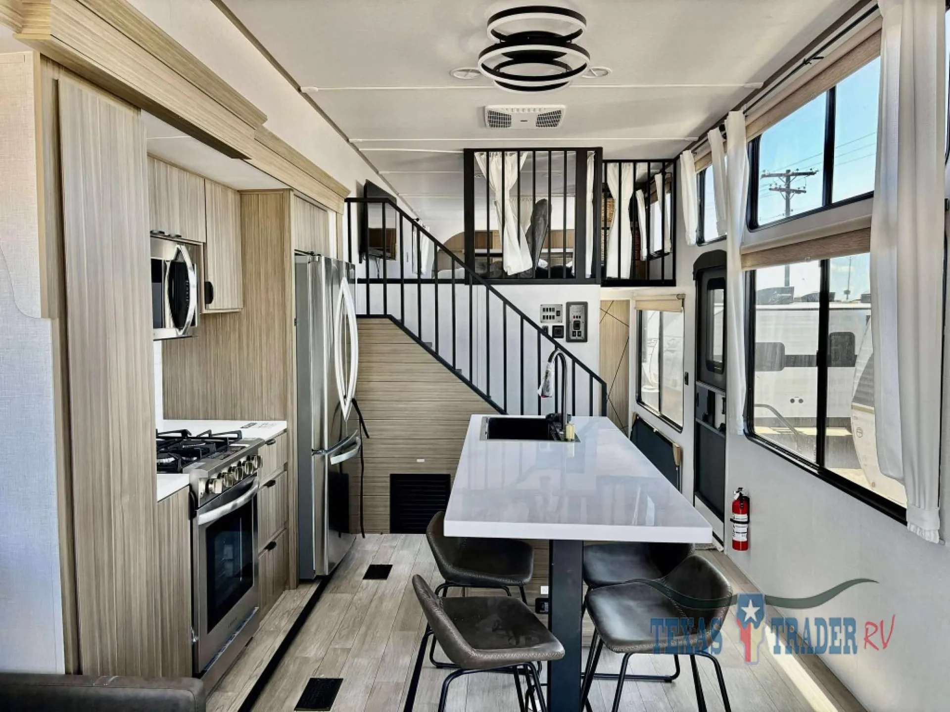 2025 Forest River Wildwood Grand Lodge 42VERANDA — Photo 5