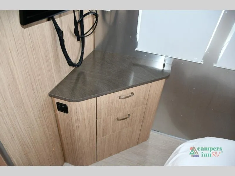 2019 Airstream Flying Cloud 26RB - Photo 4