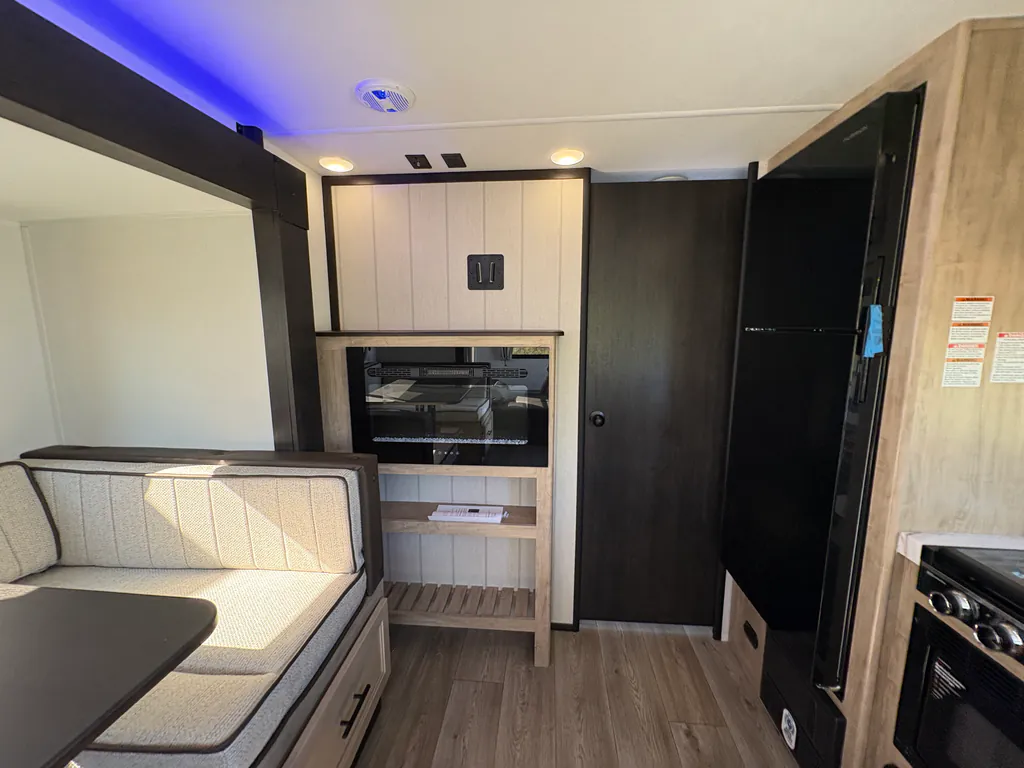 2027 Forest River Cherokee Grey Wolf 23MK, Photos photo 16