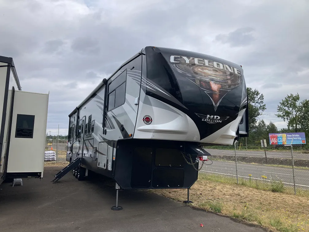 2020 Heartland Cyclone CY 4007 - Photo 2