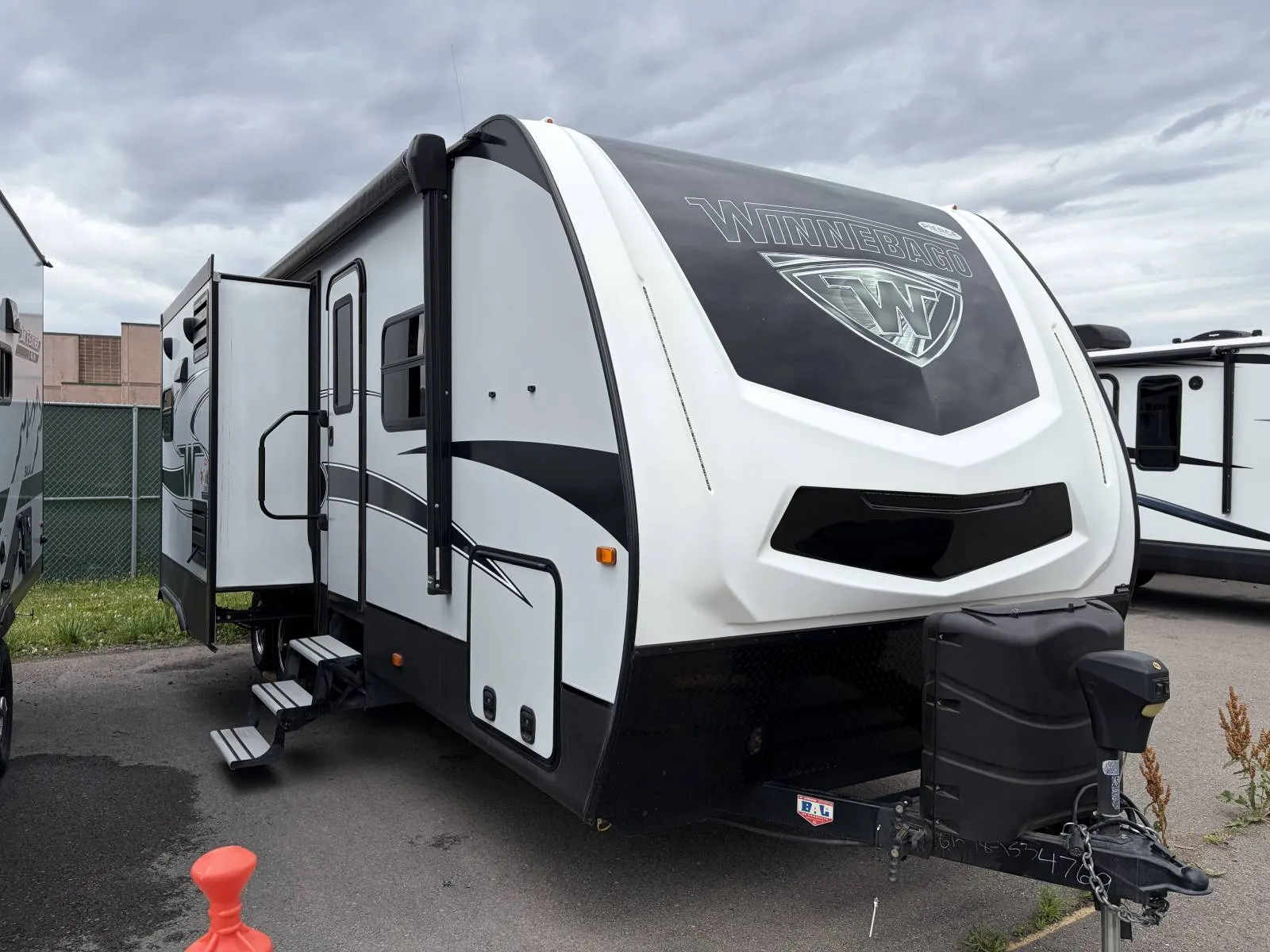 2019 Winnebago MINNIE 27RBDS - Main photo