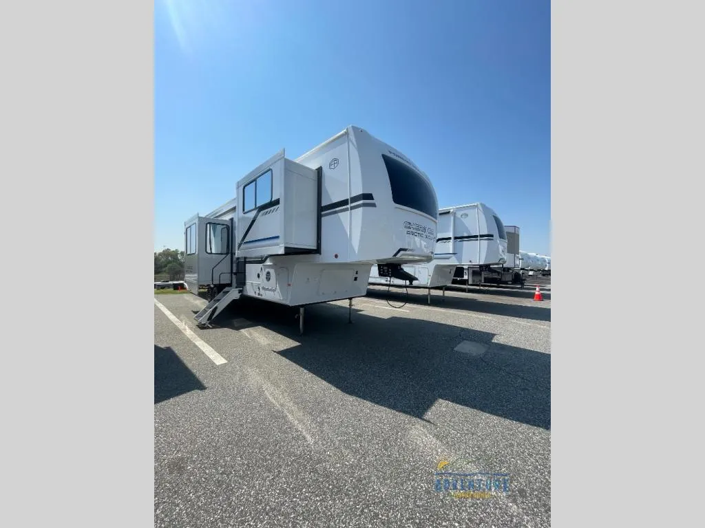 2026 Forest River Cherokee Arctic Wolf 3950SUITE - Photo 2