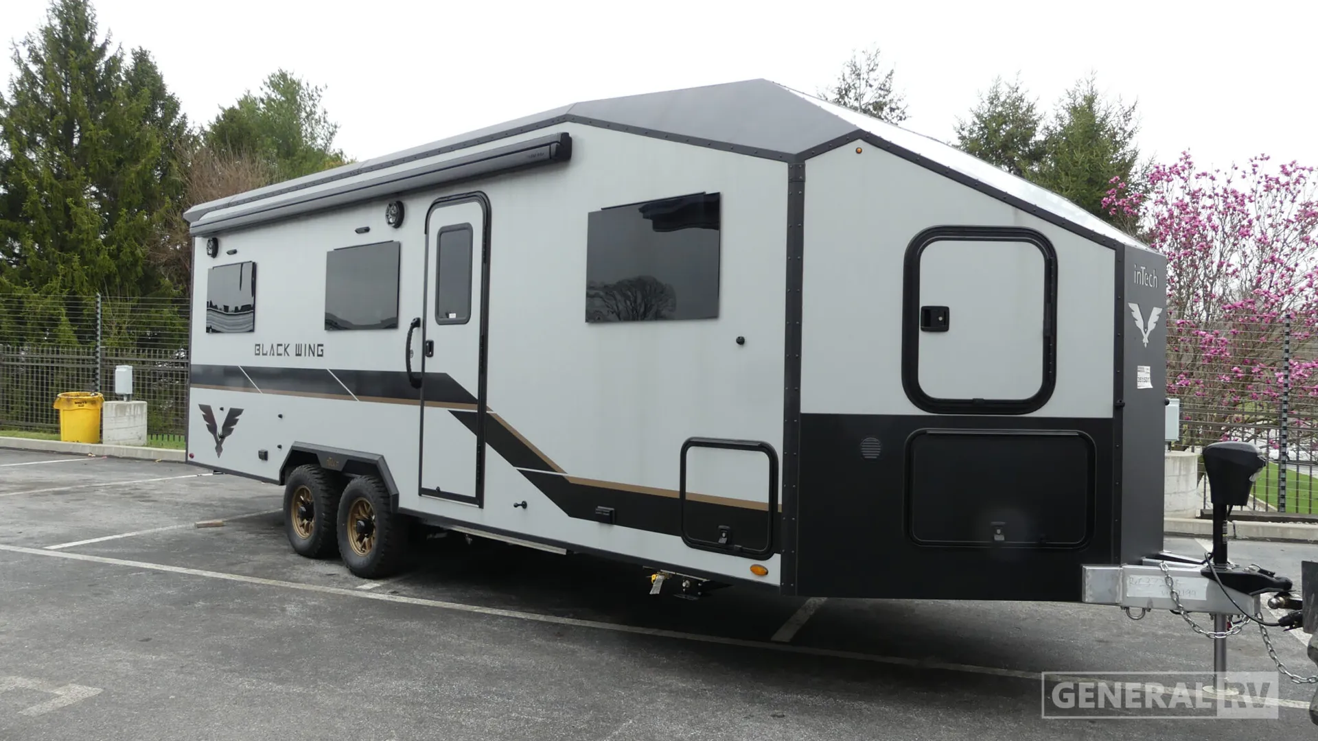 2026 inTech Black Wing 830 X - Photo 2