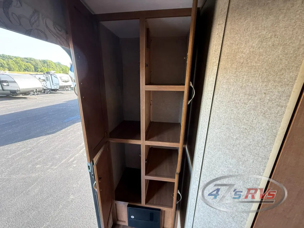 2017 Coachmen Catalina Legacy Edition 223RBS, Photos photo 22
