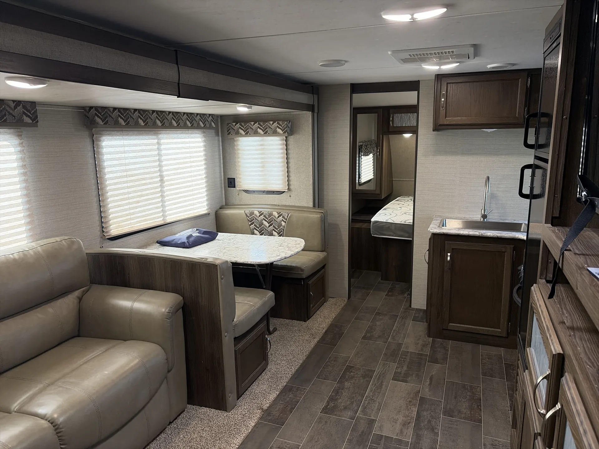 2018 Keystone Bullet 261RBS — living area main