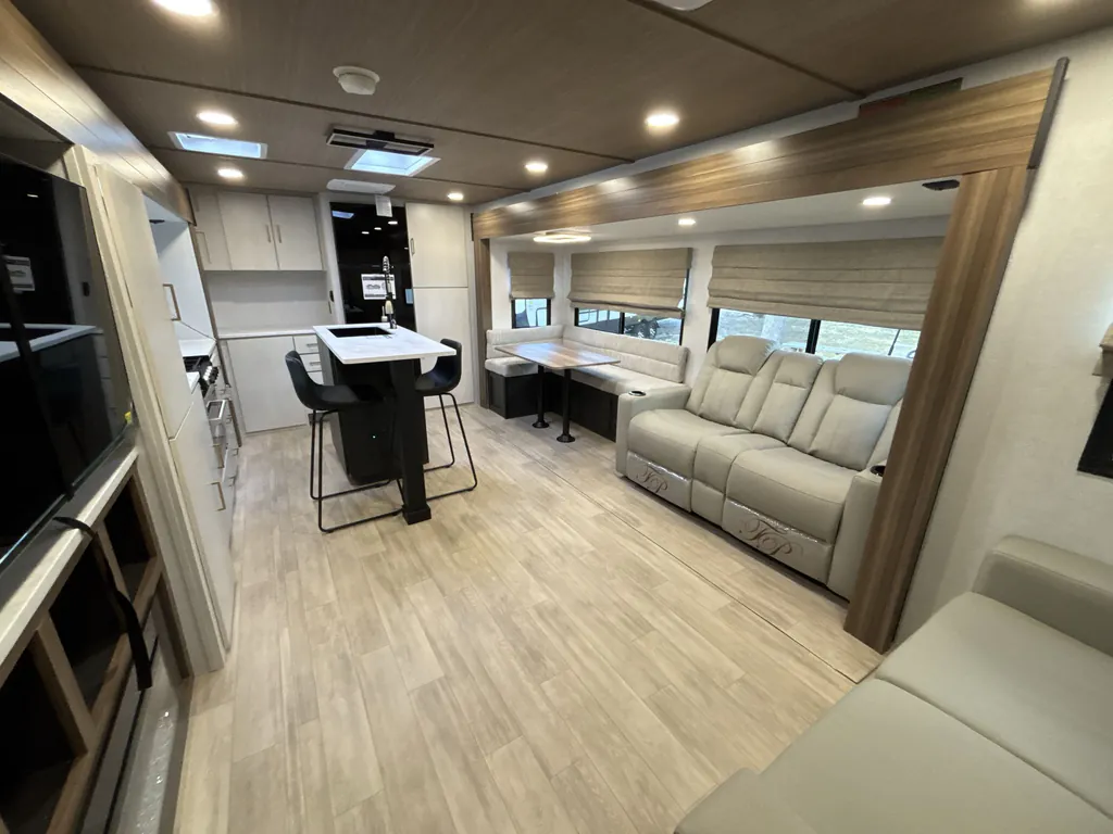 2026 Forest River Vibe 3400XL, Photos photo 3