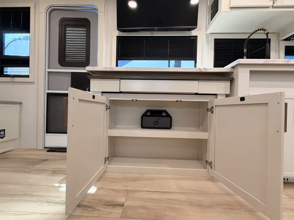 2026 Brinkley Model Ix 20X, Photos photo 12