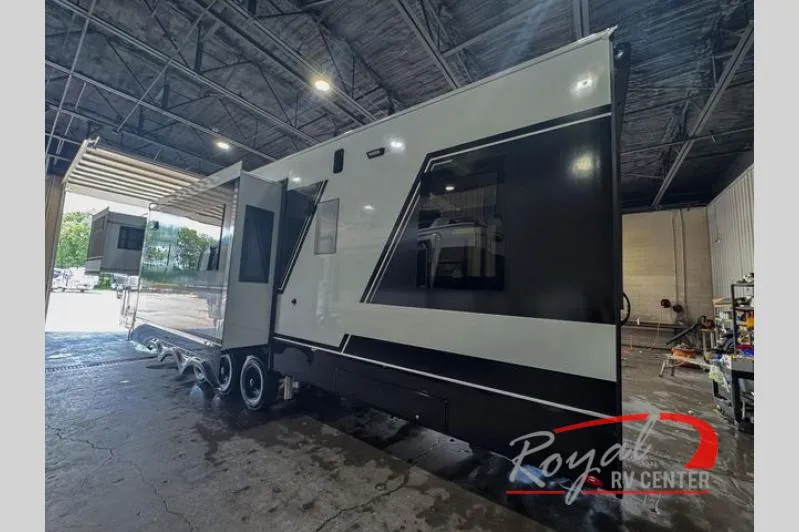 2027 Brinkley Model G 4150 - Photo 4