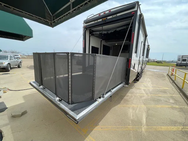 2019 Forest River Vengeance Touring Edition 381L12-6 - Photo 4