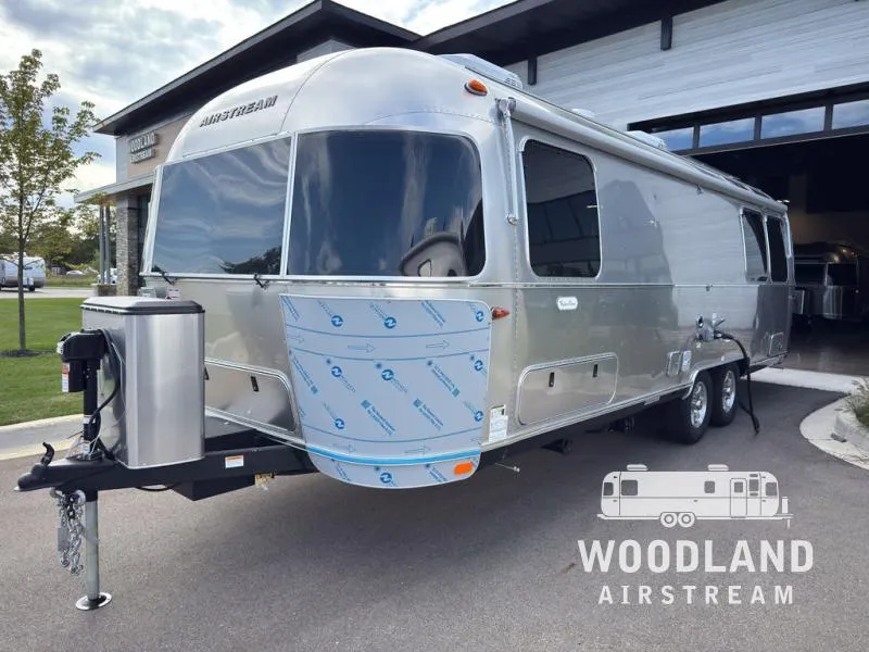 2026 Airstream Flying Cloud 27FB - Photo 3