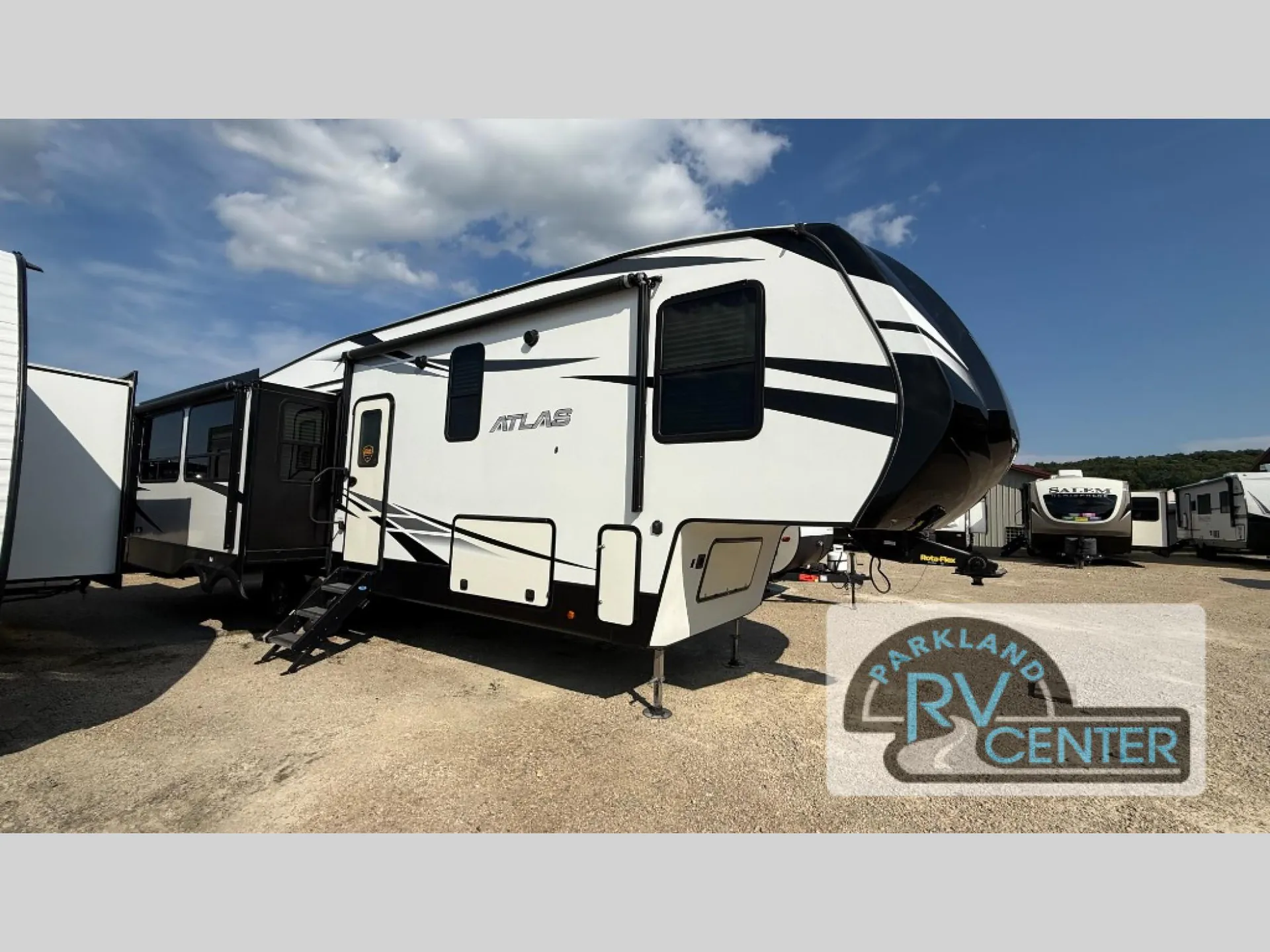 2020 Dutchmen Atlas 3172RLKB - Photo 2
