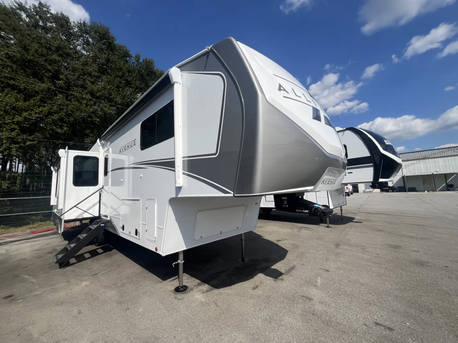 2026 Alliance RV Avenue 35RKS - Photo 2