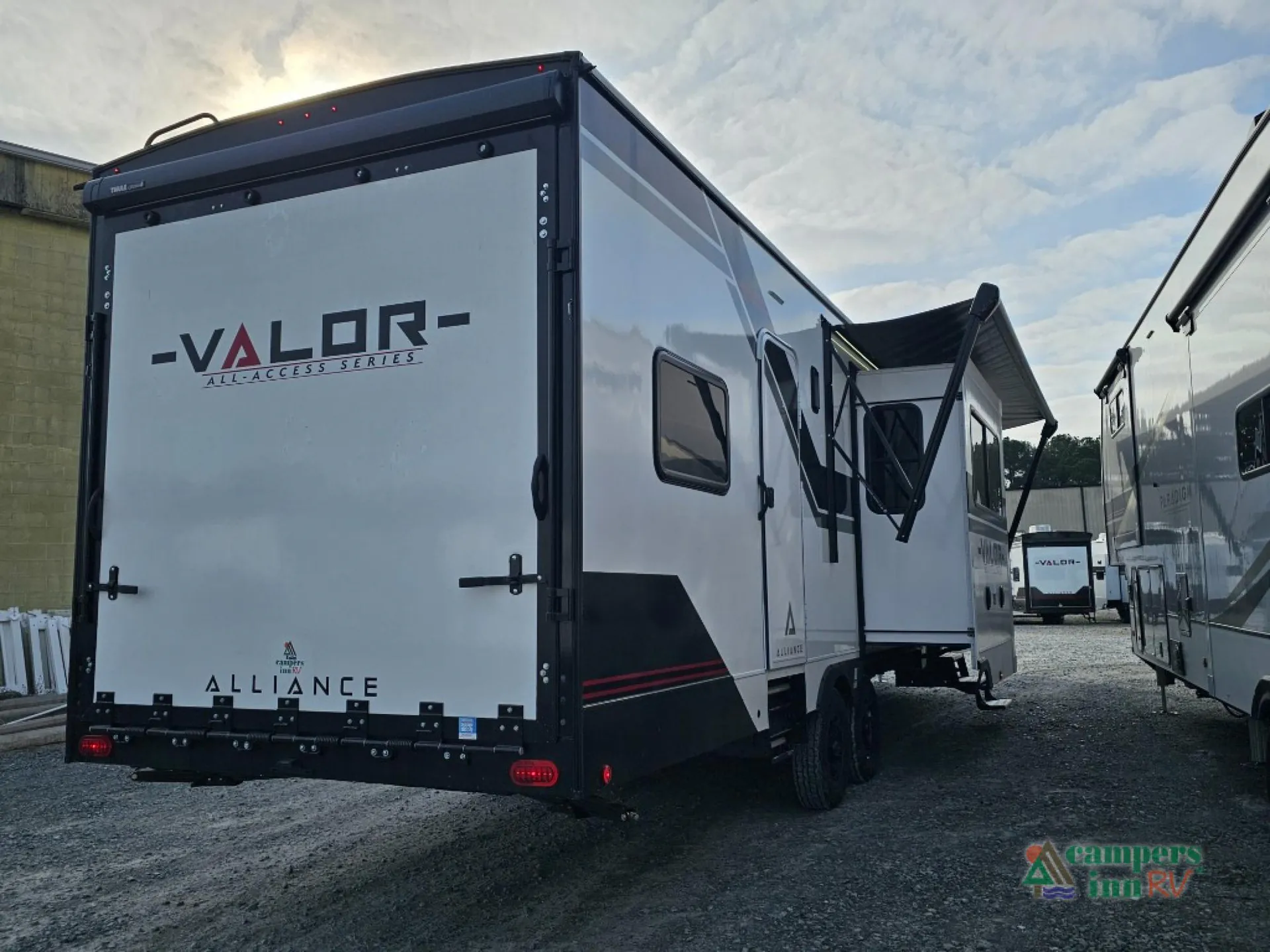 2026 Alliance RV Valor 32T13 - Photo 4