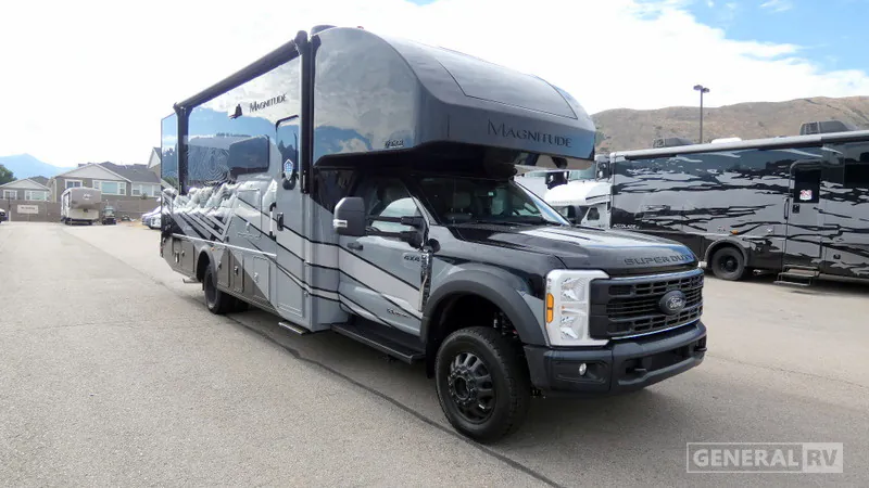 2027 Thor Motor Coach Magnitude Grand Z30 - Photo 2