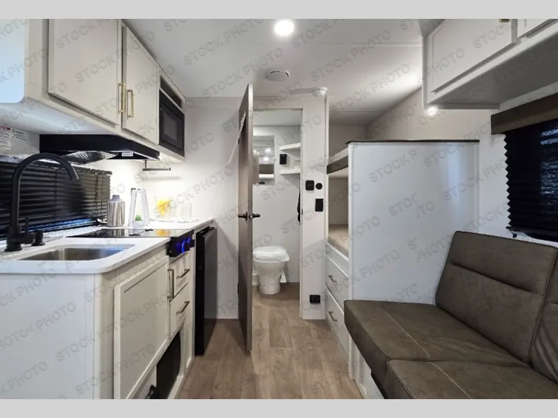 2027 Grand Design Transcend One 151BH - Photo 3