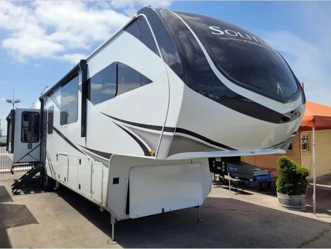 2025 Grand Design Solitude 388MBS - Photo 2