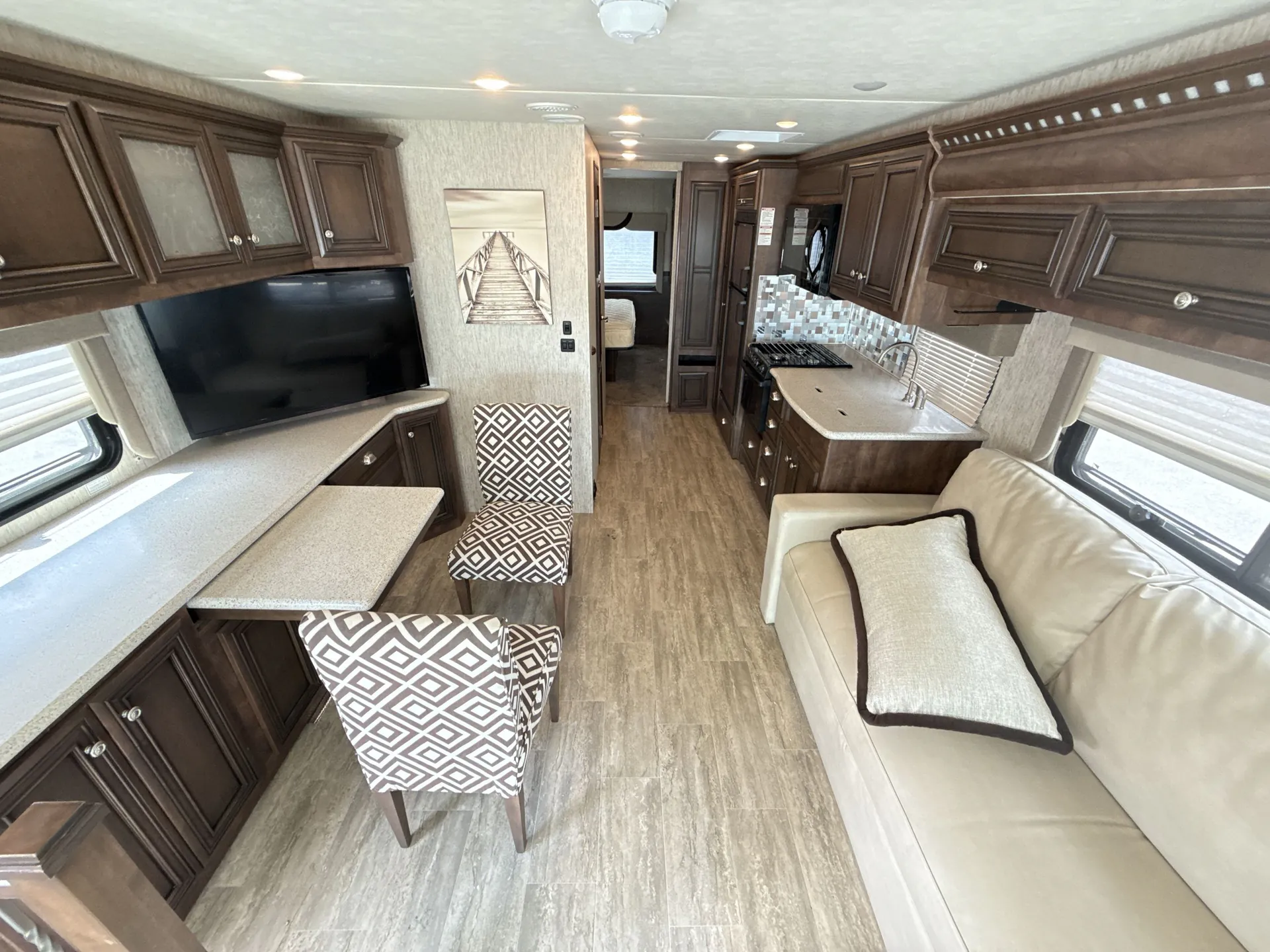 2018 Newmar Bay Star Sport 3113 — living area main