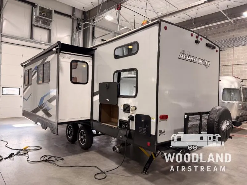 2023 Forest River Cherokee Alpha Wolf 26DBH - Photo 4