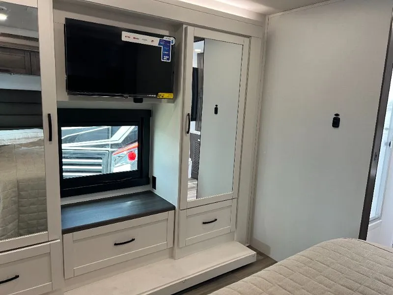 2026 Entegra Coach Vision XL 36C, Photos photo 15