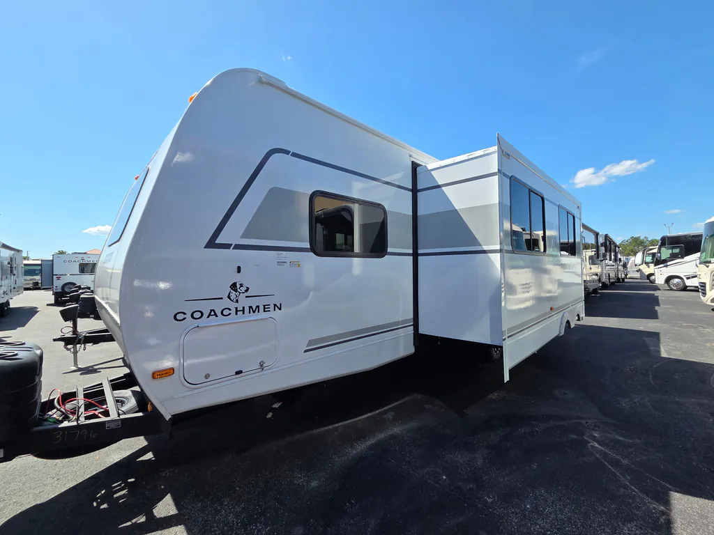 2026 Coachmen Freedom Express Select 30SE, Photos photo 2